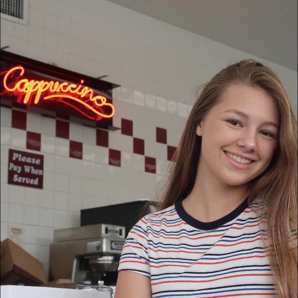 Meet your Posher, Kayla - Picture 1 of 1